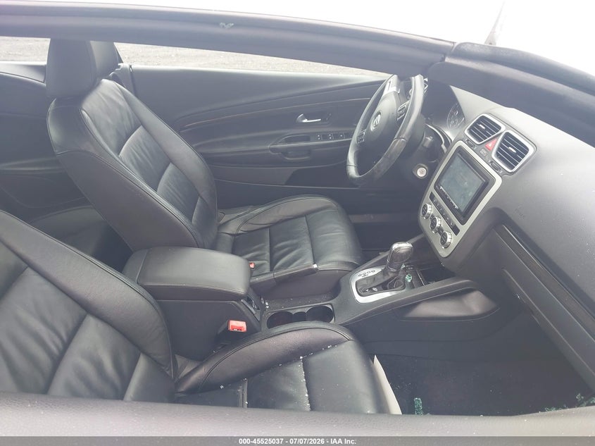 2014 Volkswagen Eos VIN WVWFW8AHXEV000674 IAAI salvage auction — SIDE, Salvage (Pennsylvania), sold $1,750 on 2026-07-21 (photo 5)