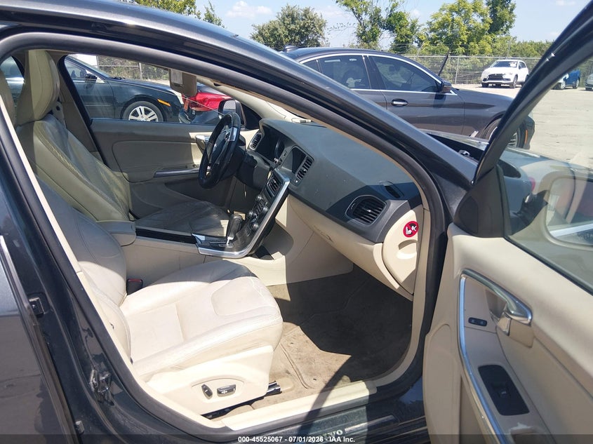 2012 Volvo S60 VIN YV1622FS4C2091351 IAAI salvage auction — NORMAL WEAR, Salvage Title, sold $325 on 2026-07-28 (photo 5)