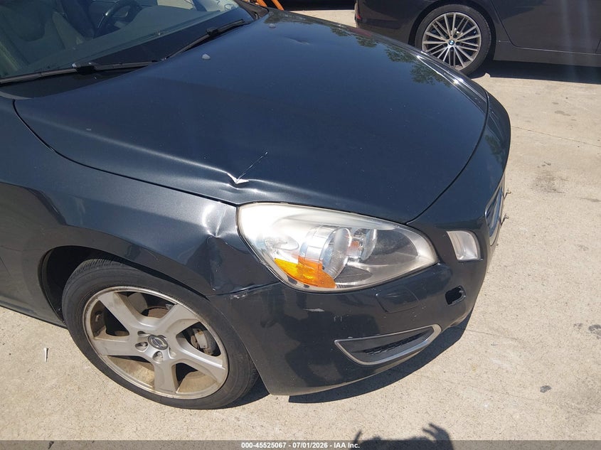 2012 Volvo S60 VIN YV1622FS4C2091351 IAAI salvage auction — NORMAL WEAR, Salvage Title, sold $325 on 2026-07-28 (photo 6)
