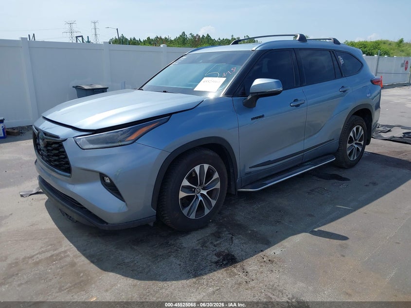 2021 Toyota Highlander VIN 5TDGBRCH1MS026785 IAAI salvage auction — RIGHT FRONT, Salvage Title, sold $14,000 on 2026-07-29 (photo 2)