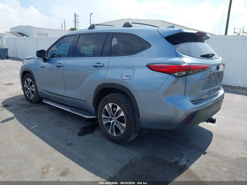 2021 Toyota Highlander VIN 5TDGBRCH1MS026785 IAAI salvage auction — RIGHT FRONT, Salvage Title, sold $14,000 on 2026-07-29 (photo 3)