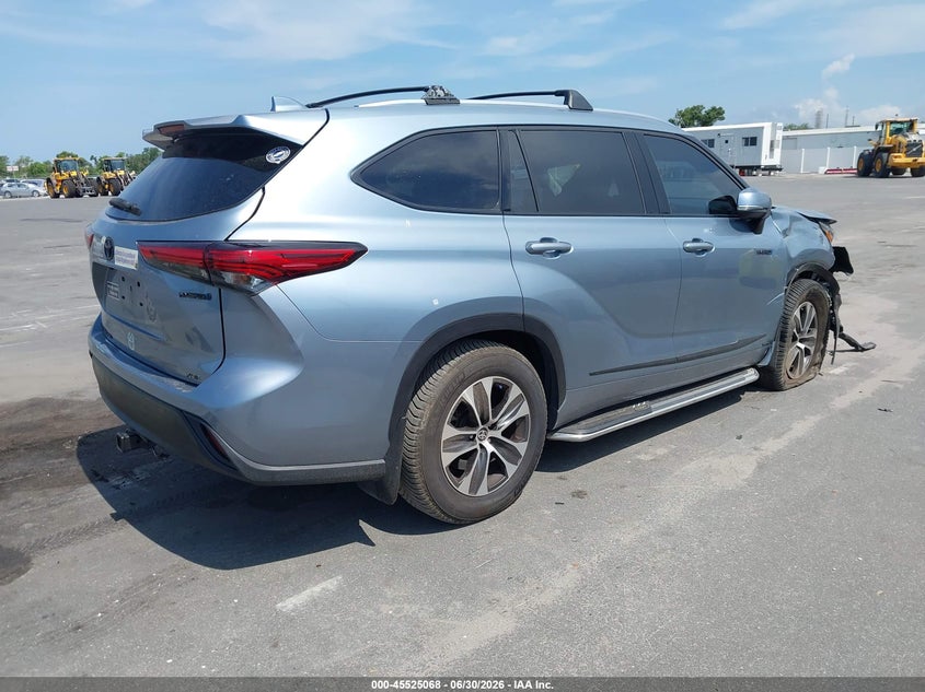 2021 Toyota Highlander VIN 5TDGBRCH1MS026785 IAAI salvage auction — RIGHT FRONT, Salvage Title, sold $14,000 on 2026-07-29 (photo 4)