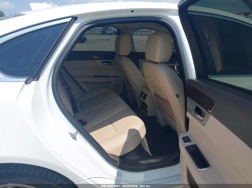2017 Jaguar Xf VIN SAJBK4BVXHCY44125 IAAI salvage auction — NORMAL WEAR, Clear (Missouri), sold $5,500 on 2026-07-16 (photo 8)