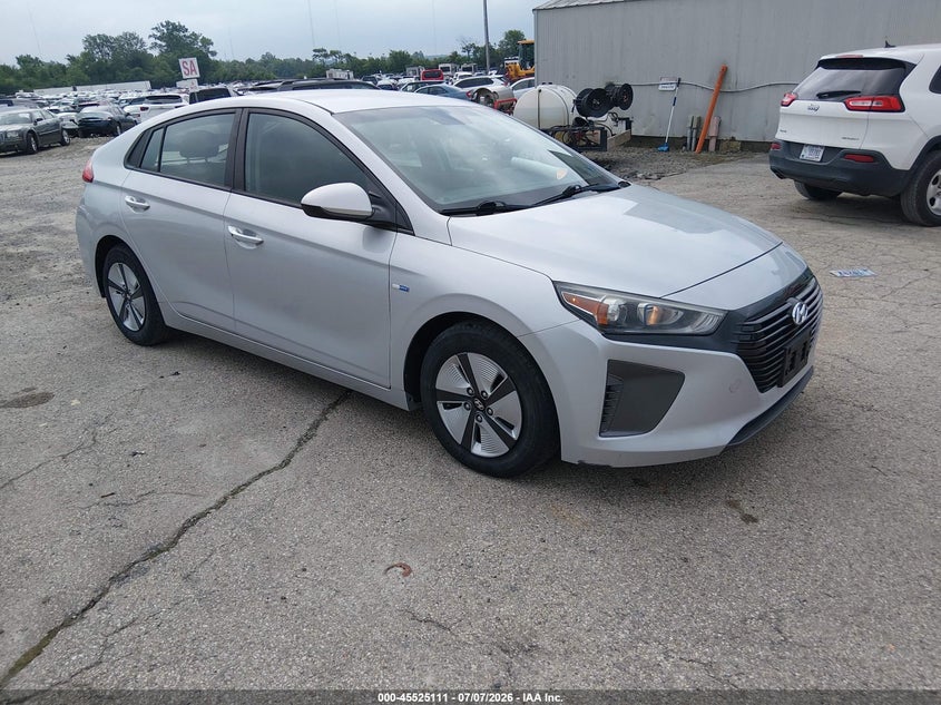 2018 Hyundai Ioniq hybrid VIN KMHC65LC1JU076590 — IAAI salvage auction photo