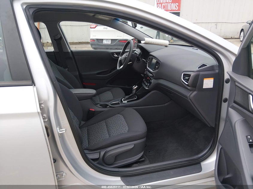 2018 Hyundai Ioniq hybrid VIN KMHC65LC1JU076590 IAAI salvage auction — LEFT SIDE, Sf97 (Ohio), sold $11,100 on 2026-08-12 (photo 5)