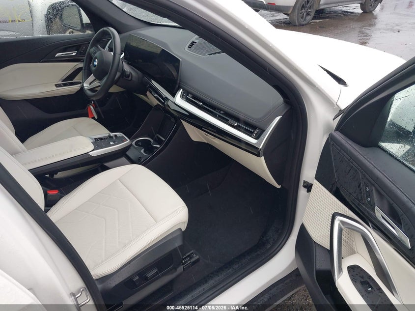2026 BMW X1 VIN WBX73EF06T5472482 IAAI salvage auction — REAR END, Salvage Title, sold $16,300 on 2026-07-22 (photo 5)