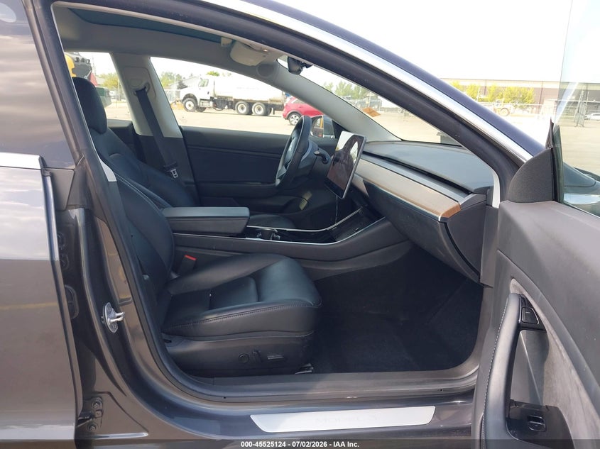 2019 Tesla Model 3 VIN 5YJ3E1EB5KF432747 IAAI salvage auction — HAIL, Salvage Title, sold $6,700 on 2026-07-28 (photo 5)