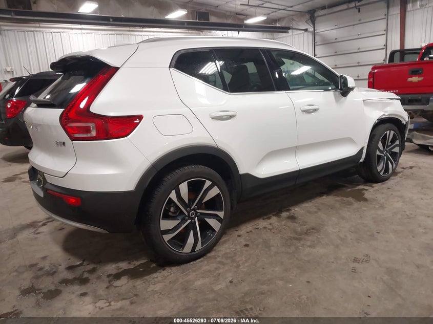 2024 Volvo Xc40 VIN YV4L12UF5R2235349 IAAI salvage auction — RIGHT FRONT, Salvage Title, sold $13,850 on 2026-07-28 (photo 4)