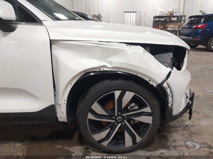2024 Volvo Xc40 VIN YV4L12UF5R2235349 IAAI salvage auction — RIGHT FRONT, Salvage Title, sold $13,850 on 2026-07-28 (photo 6)