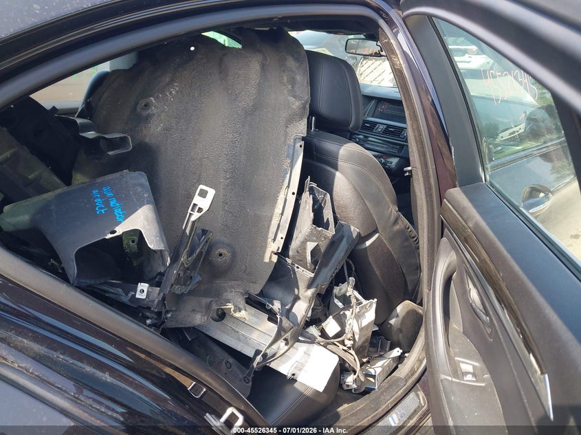 2015 BMW 5er VIN WBA5B3C54FD542239 IAAI salvage auction — FRONT END, Mv-907A (New York), sold $3,800 on 2026-08-01 (photo 8)