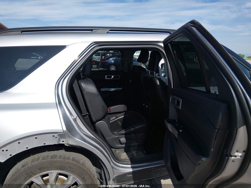 2021 Ford Explorer VIN 1FMSK8DH7MGA50226 IAAI salvage auction — REAR END, Salvage (Missouri), sold $7,900 on 2026-07-30 (photo 8)