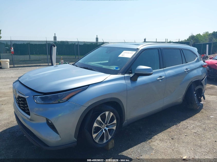 2022 Toyota Highlander VIN 5TDGZRAH9NS094090 IAAI salvage auction — SIDE, Salvage (Virginia), sold $15,700 on 2026-07-20 (photo 2)