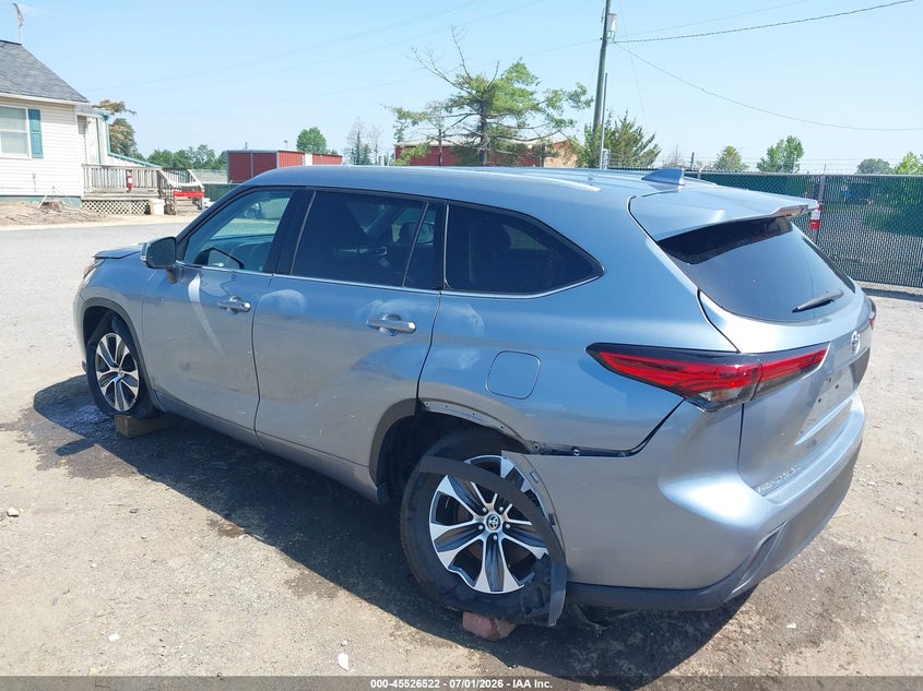 2022 Toyota Highlander VIN 5TDGZRAH9NS094090 IAAI salvage auction — SIDE, Salvage (Virginia), sold $15,700 on 2026-07-20 (photo 3)
