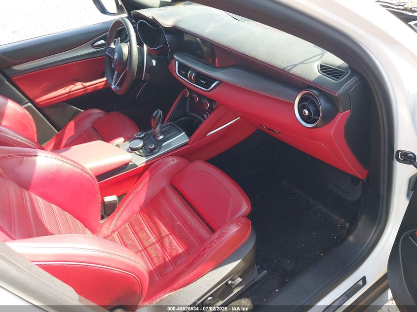 2019 Alfa romeo Stelvio VIN ZASPAKBN2K7C37929 IAAI salvage auction — FRONT END, Salvage Title, sold $2,300 on 2026-07-28 (photo 5)