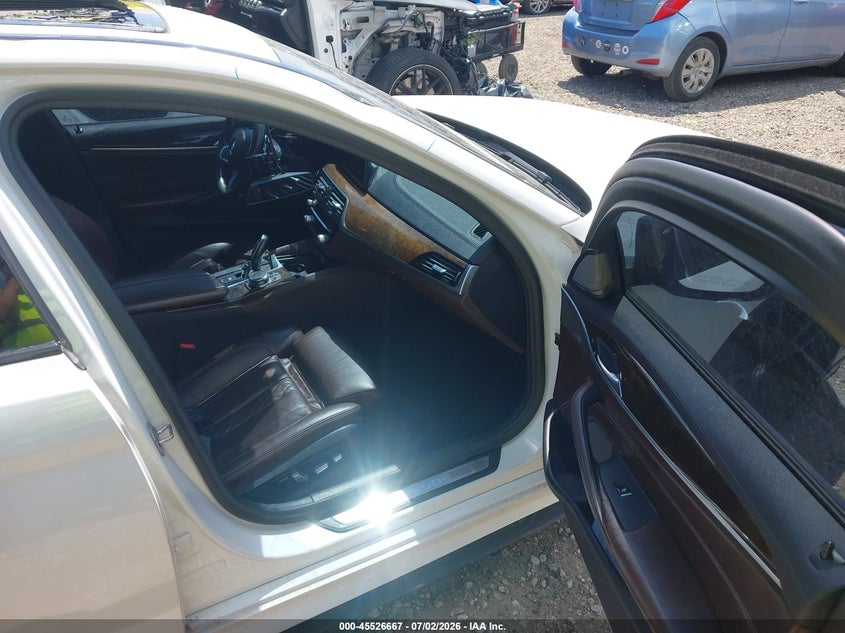 2020 BMW 5er VIN WBAJS7C04LBN96867 IAAI salvage auction — REAR END, Wait Title, sold $9,300 on 2026-10-07 (photo 5)