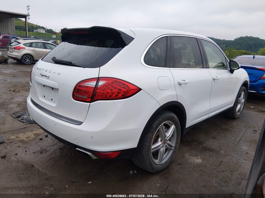 2013 Porsche Cayenne VIN WP1AB2A29DLA84042 IAAI salvage auction — UNKNOWN, Salvage (West Virginia), sold $3,600 on 2026-08-22 (photo 4)