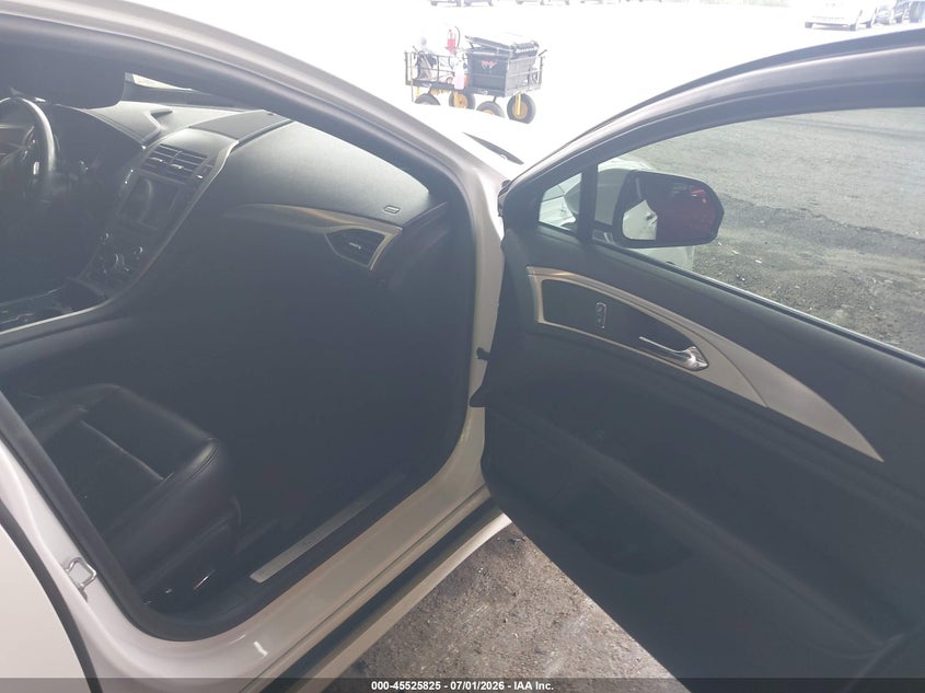 2019 Lincoln Mkz VIN 3LN6L5A91KR629499 IAAI salvage auction — REAR END, Salvage Title, sold $2,650 on 2026-07-18 (photo 5)