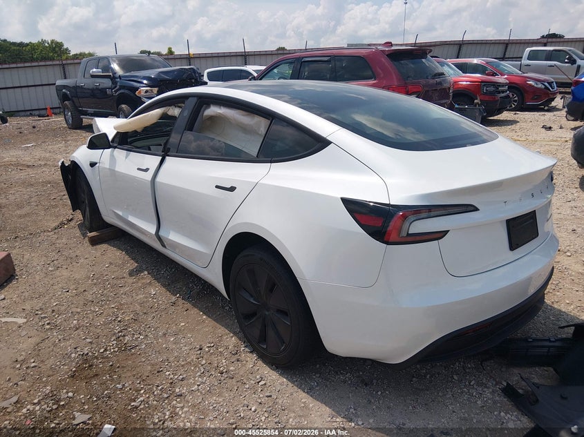 2025 Tesla Model 3 VIN 5YJ3E1EB8SF904391 IAAI salvage auction — RIGHT FRONT, Salvage Title, sold $5,700 on 2026-08-02 (photo 3)
