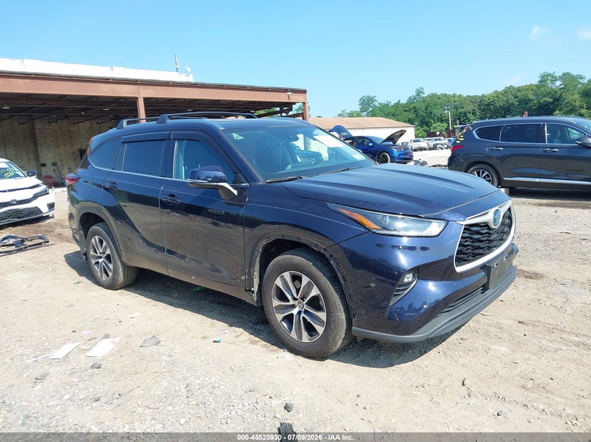 2021 Toyota Highlander VIN 5TDGBRCHXMS537069 — IAAI salvage auction photo