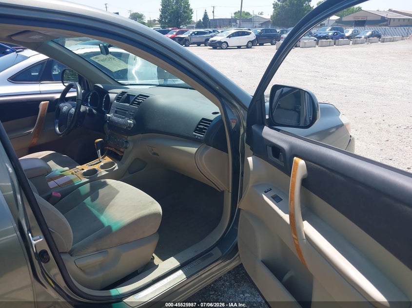 2008 Toyota Highlander hybrid VIN JTEEW41A382010195 IAAI salvage auction — NORMAL WEAR, Clear (Indiana), sold $950 on 2026-07-21 (photo 5)