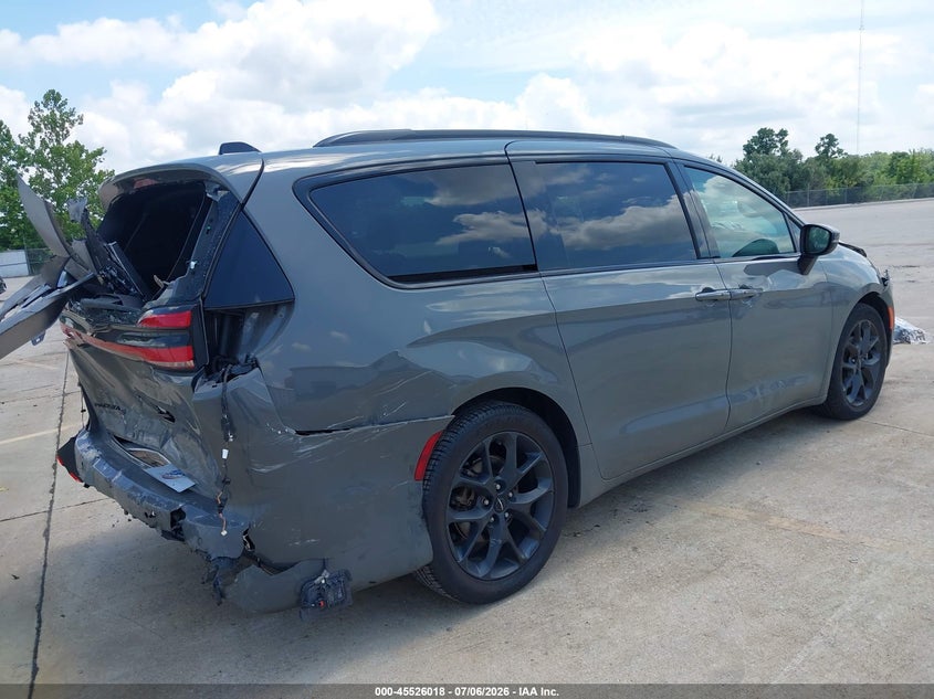 2023 Chrysler Pacifica VIN 2C4RC1BG2PR505665 IAAI salvage auction — FRONT & REAR, Salvage Title, sold $5,800 on 2026-08-25 (photo 4)