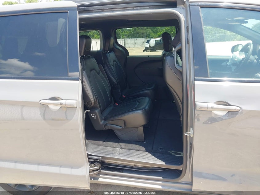 2023 Chrysler Pacifica VIN 2C4RC1BG2PR505665 IAAI salvage auction — FRONT & REAR, Salvage Title, sold $5,800 on 2026-08-25 (photo 8)