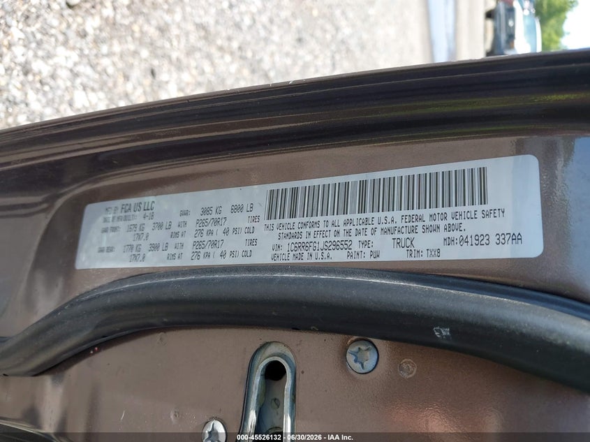 2018 Ram 1500 VIN 1C6RR6FG1JS296552 IAAI salvage auction — NORMAL WEAR, SF97 (Virginia), sold $12,100 on 2026-07-31 (photo 9)
