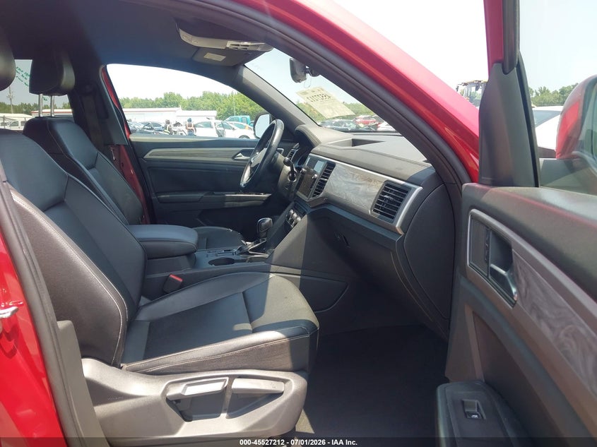 2020 Volkswagen Atlas cross sport VIN 1V2YE2CA7LC223657 IAAI salvage auction — LEFT SIDE, Salvage Title, sold $3,050 on 2026-08-20 (photo 5)