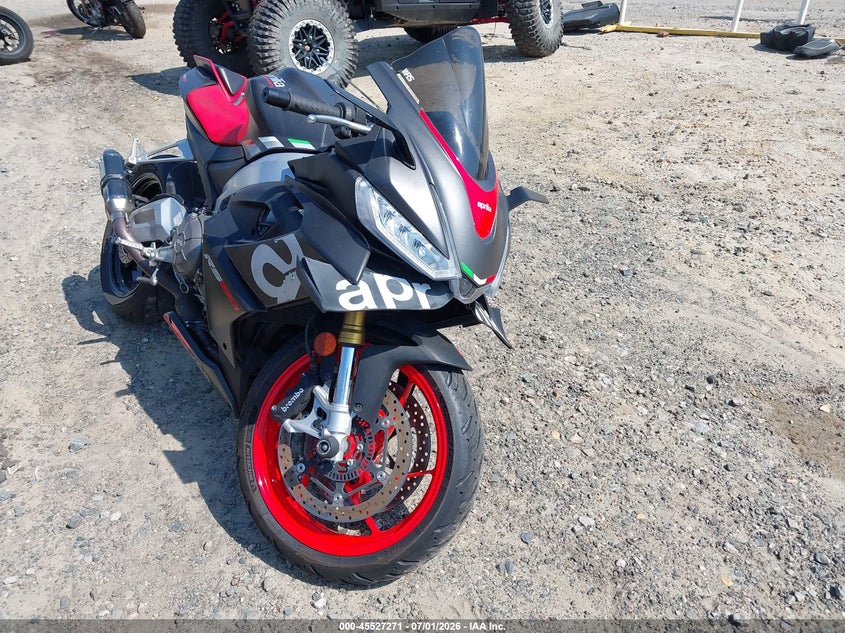 2021 Aprilia Rs VIN ZD4KSUA06MS000768 IAAI salvage auction — RIGHT FRONT, Salvage Title, sold $2,650 on 2026-07-28 (photo 1)
