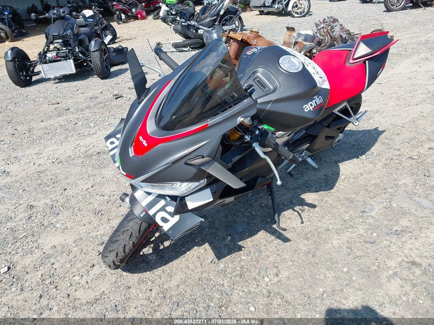 2021 Aprilia Rs VIN ZD4KSUA06MS000768 IAAI salvage auction — RIGHT FRONT, Salvage Title, sold $2,650 on 2026-07-28 (photo 2)