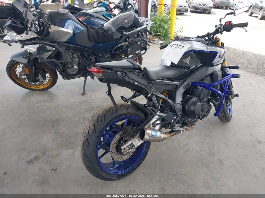 2024 Yamaha Mt VIN JYARN95E4RA000443 IAAI salvage auction — FRONT & REAR, Bill Of Sale (Washington), sold $3,850 on 2026-07-28 (photo 4)