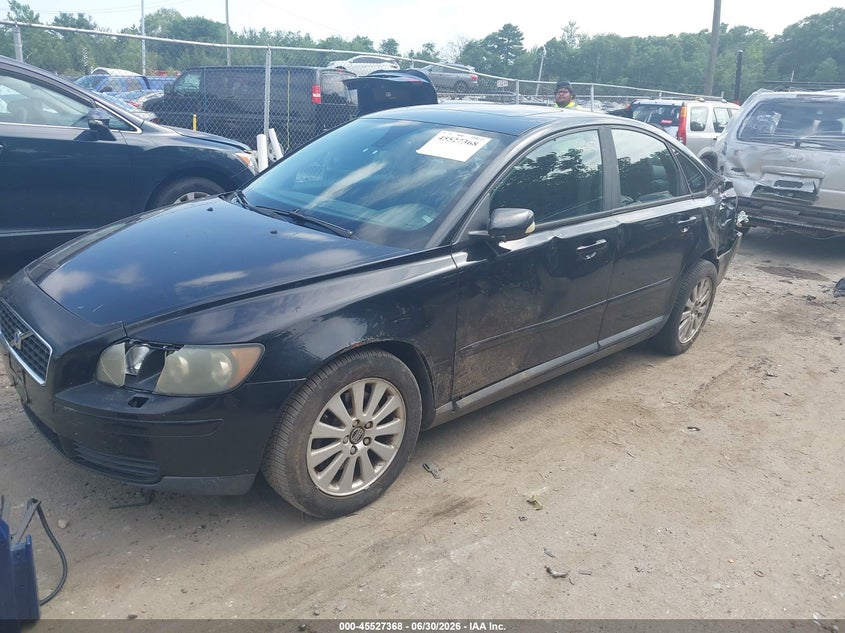 2005 Volvo S40 VIN YV1MS390452115643 IAAI salvage auction — REAR END, Salvage (Rhode Island), sold $375 on 2026-08-04 (photo 2)