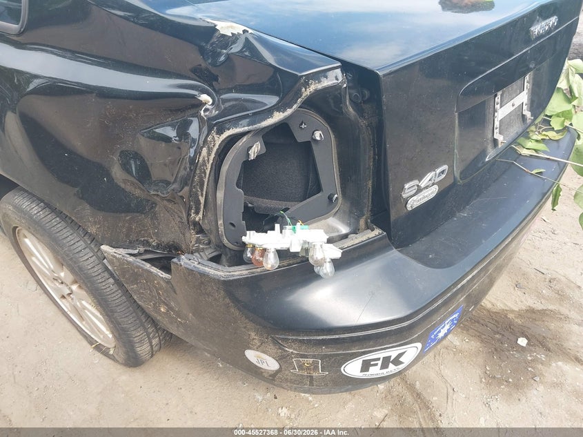 2005 Volvo S40 VIN YV1MS390452115643 IAAI salvage auction — REAR END, Salvage (Rhode Island), sold $375 on 2026-08-04 (photo 6)
