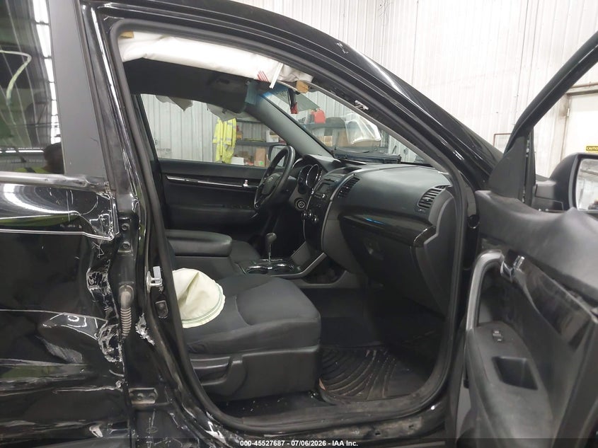 2011 Kia Sorento VIN 5XYKTCA15BG180775 IAAI salvage auction — RIGHT SIDE, Parts Only Bos (Minnesota), sold $450 on 2026-07-14 (photo 5)