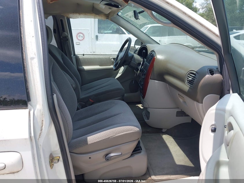 2005 Chrysler Town & country VIN 2C4GP44R35R514545 IAAI salvage auction — NORMAL WEAR, Clear (Alabama), sold $400 on 2026-07-27 (photo 5)