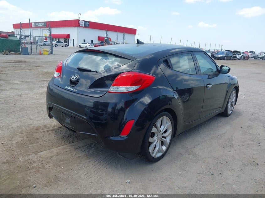 2013 Hyundai Veloster VIN KMHTC6AD6DU153033 IAAI salvage auction — RIGHT SIDE, Original (Texas), sold $500 on 2026-07-08 (photo 4)