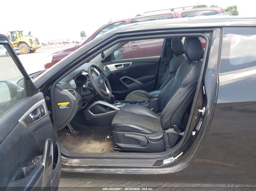 2013 Hyundai Veloster VIN KMHTC6AD6DU153033 IAAI salvage auction — RIGHT SIDE, Original (Texas), sold $500 on 2026-07-08 (photo 5)