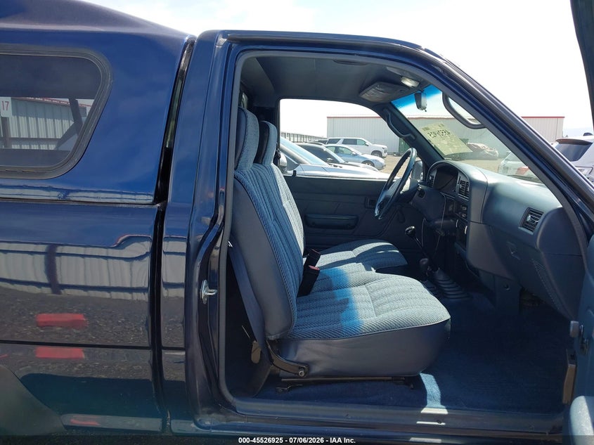 1993 Toyota Pickup VIN 4TARN01P1PZ058673 IAAI salvage auction — NORMAL WEAR, Clear (Idaho), sold $13,200 on 2026-07-28 (photo 5)