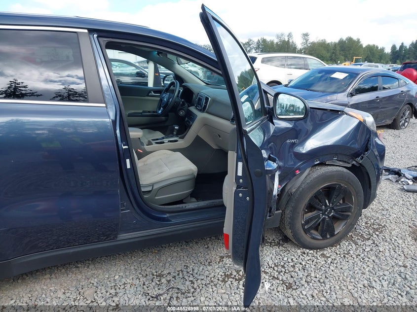 2017 Kia Sportage VIN KNDPMCAC8H7157646 IAAI salvage auction — RIGHT SIDE, Salvage Title, sold $2,050 on 2026-07-22 (photo 5)