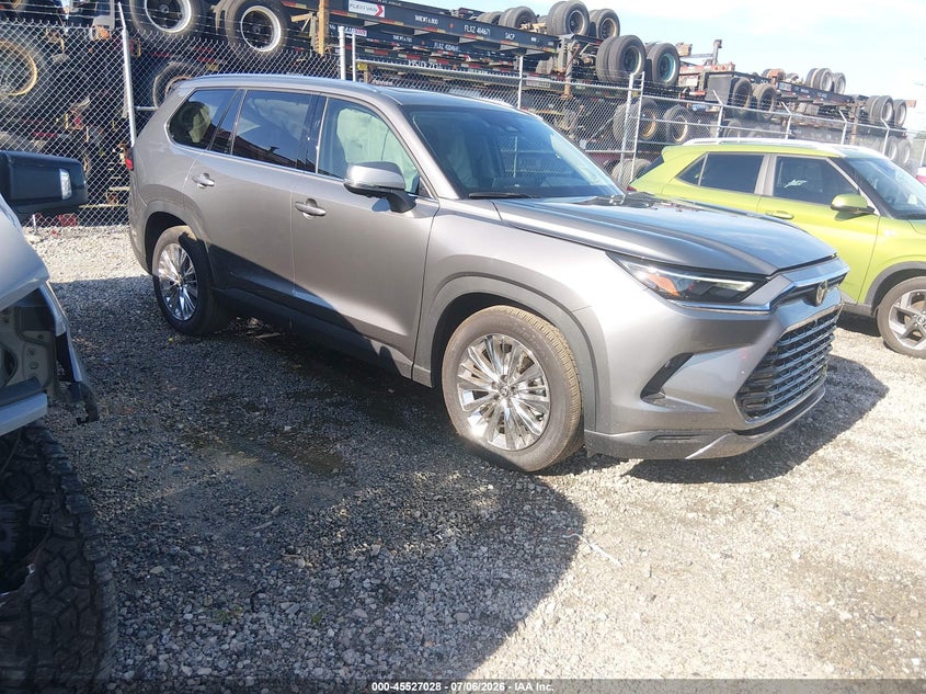 2025 Toyota Highlander VIN 5TDAAAB55SS095428 IAAI salvage auction — LEFT SIDE, Rebuildable (Florida), sold $22,100 on 2026-07-30 (photo 1)