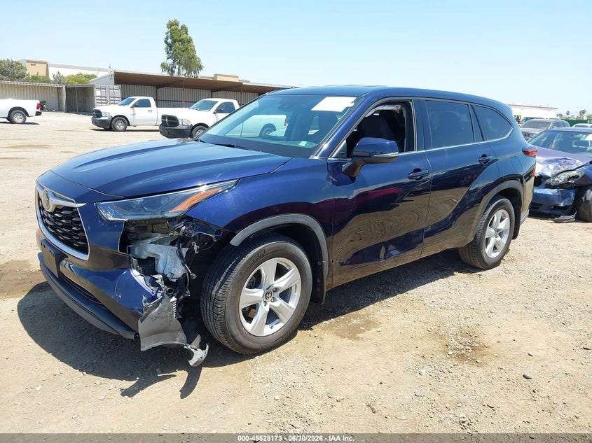 2021 Toyota Highlander VIN 5TDCZRAH3MS043200 IAAI salvage auction — LEFT FRONT, Wait Title, sold $8,100 on 2026-07-31 (photo 2)