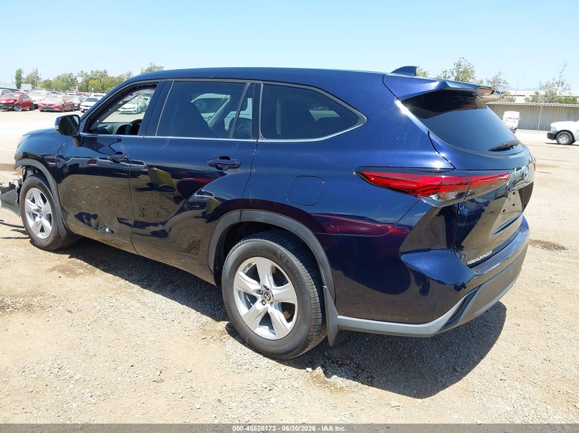 2021 Toyota Highlander VIN 5TDCZRAH3MS043200 IAAI salvage auction — LEFT FRONT, Wait Title, sold $8,100 on 2026-07-31 (photo 3)