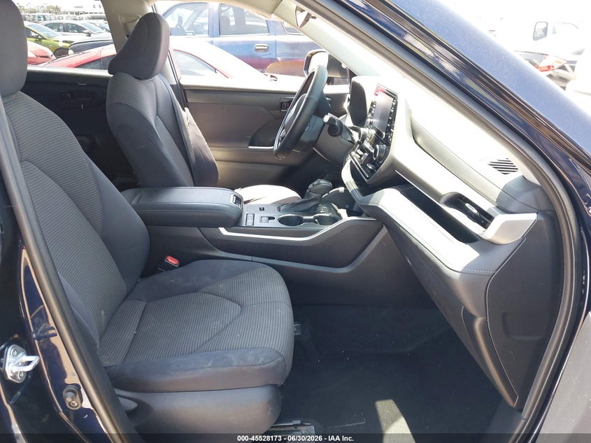 2021 Toyota Highlander VIN 5TDCZRAH3MS043200 IAAI salvage auction — LEFT FRONT, Wait Title, sold $8,100 on 2026-07-31 (photo 5)