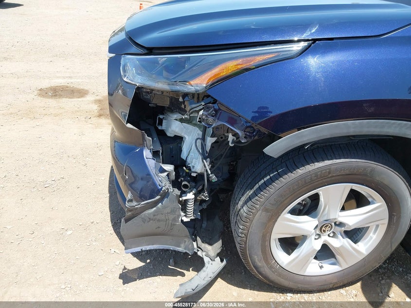 2021 Toyota Highlander VIN 5TDCZRAH3MS043200 IAAI salvage auction — LEFT FRONT, Wait Title, sold $8,100 on 2026-07-31 (photo 6)