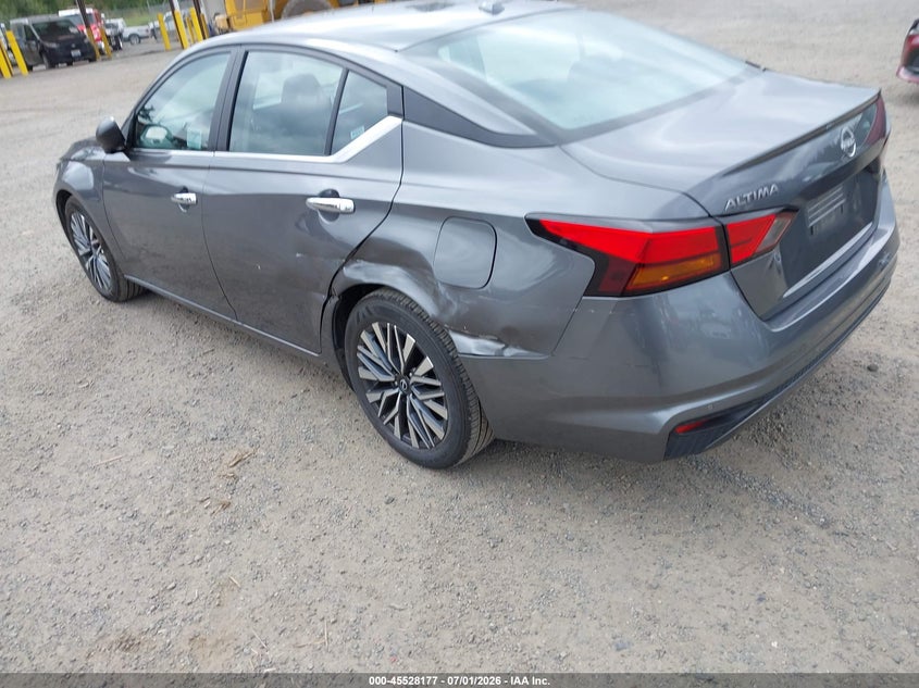 2025 Nissan Altima VIN 1N4BL4DV5SN431524 IAAI salvage auction — SIDE, Clear (California), sold $10,600 on 2026-07-09 (photo 3)