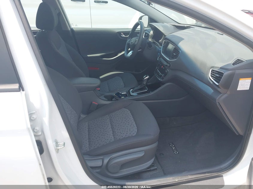 2019 Hyundai Ioniq hybrid VIN KMHC65LC0KU156447 IAAI salvage auction — NORMAL WEAR, SF97 (Rhode Island), sold $9,475 on 2026-07-23 (photo 5)