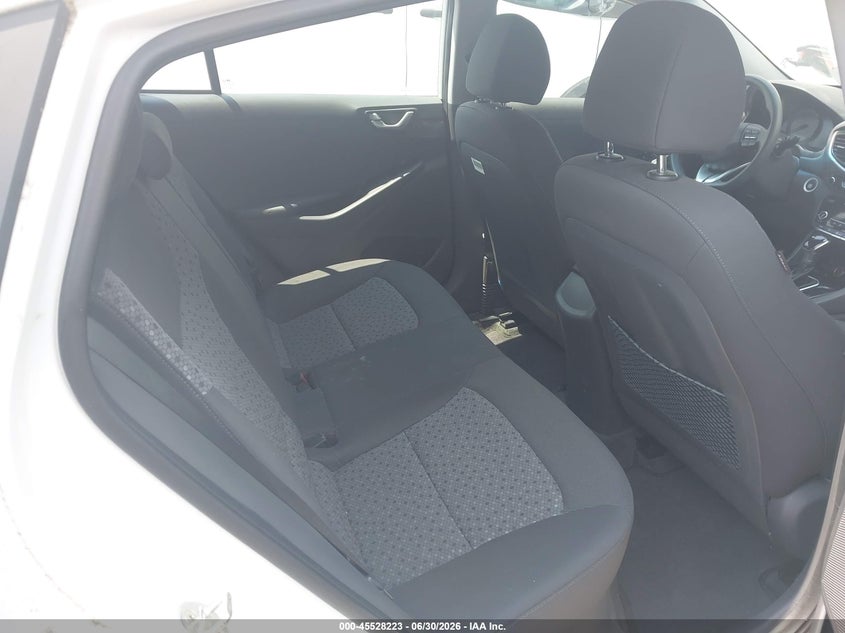 2019 Hyundai Ioniq hybrid VIN KMHC65LC0KU156447 IAAI salvage auction — NORMAL WEAR, SF97 (Rhode Island), sold $9,475 on 2026-07-23 (photo 8)
