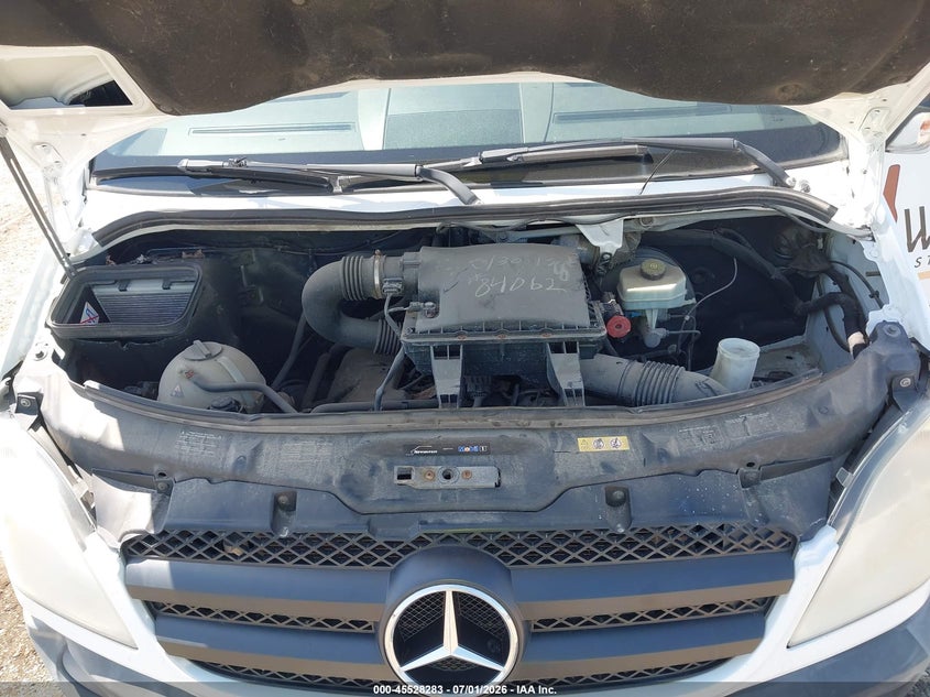 2013 Mercedes-benz Sprinter VIN WD3PF3CC4D5739430 IAAI salvage auction — NORMAL WEAR, Clear (Illinois), sold $2,075 on 2026-07-15 (photo 9)