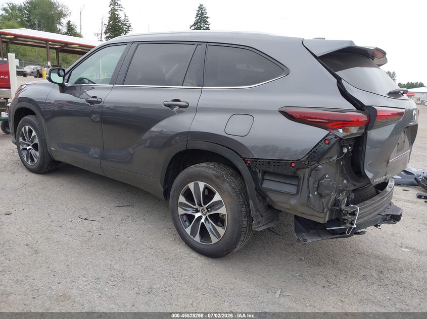 2024 Toyota Highlander VIN 5TDKBRCH1RS626112 IAAI salvage auction — REAR END, Bill Of Sale (Washington), sold $15,200 on 2026-07-29 (photo 3)