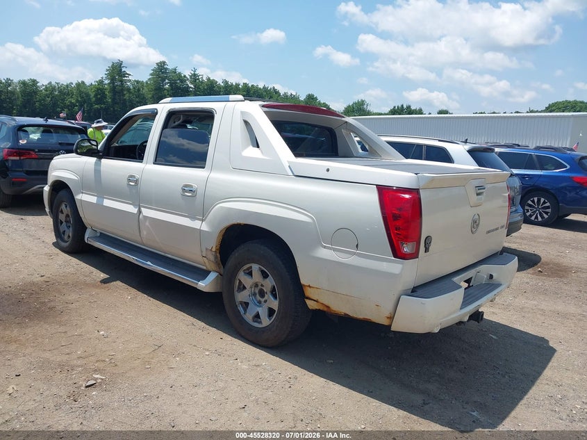 2005 Cadillac Escalade VIN 3GYEK62NX5G140890 IAAI salvage auction — NORMAL WEAR, Clear (Massachusetts), sold $450 on 2026-07-28 (photo 3)